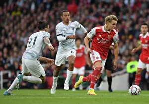 Martin Odegaard in Action: Arsenal vs. Liverpool, 2022-23 Premier League - Emirates Stadium