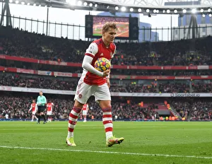 Arsenal V Burnley 2021-22 Prints: Martin Odegaard in Action: Arsenal vs Burnley, Premier League 2021-22