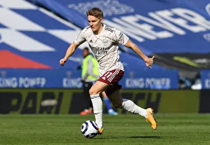 Martin Odegaard in Action: Leicester City vs. Arsenal - Premier League Clash (2020-21)