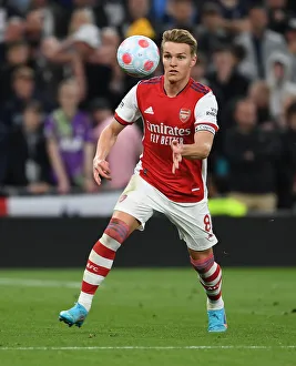 Martin Odegaard in Action: Tottenham Hotspur vs. Arsenal, Premier League 2021-22