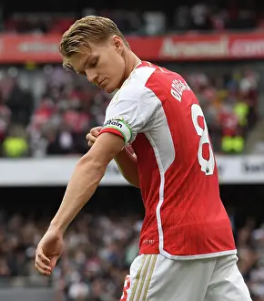 Martin Odegaard Faces Off Against Tottenham in Intense 2023-24 Premier League Showdown