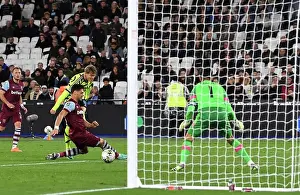 Martin Odegaard Scores First Arsenal Goal: Arsenal Advances in Carabao Cup against West Ham United