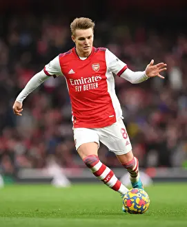 Martin Odegaard Shines: Arsenal's Dominant Display Against Brentford, Premier League 2021-22
