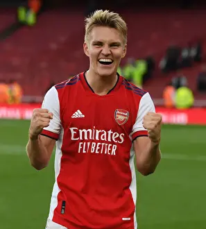 Martin Odegaard's Goal: Arsenal Celebrates Derby Victory Over Tottenham
