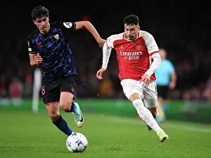 Martinelli Battles Past Juanlu: Arsenal vs Sevilla in UEFA Champions League Group B (2023/24)