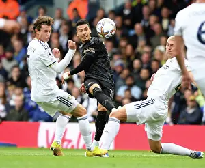 Martinelli Faces Off Against Leeds Defenders in Arsenal's Premier League Battle