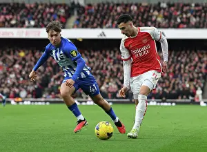 Martinelli vs. Hinshelwood: A Fiery Encounter in Arsenal's Battle Against Brighton (2023-24 Premier League)
