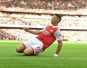 Martinelli's Stunner: Arsenal's Game-Winning Goal Against Nottingham Forest (2022-23)