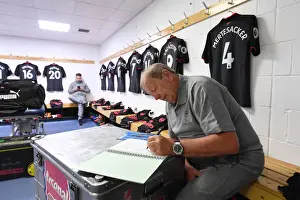 Last Match as Arsenal Kit Manager: Vic Akers at Huddersfield Town vs. Arsenal (2017-18)