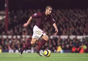 Images Dated 23rd December 2005: Mathieu Flamini (Arensal). Arsenal 0: 2 Chelsea. FA Premier League