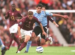 Arsenal v Man City 2005-6 Collection: Mathieu Flamini (Arsenal) Claudio Reyna (Man City). Arsenal 1: 0 Manchester City