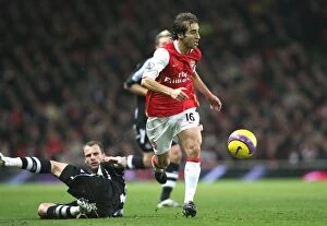 Images Dated 29th January 2008: Mathieu Flamini (Arsenal) David Rozenhal (Newcastle United)