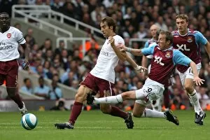 Images Dated 1st October 2007: Mathieu Flamini (Arsenal) Lee Bowyer (West Ham)