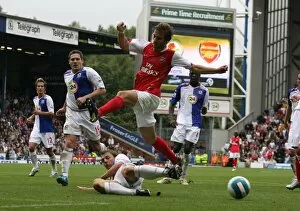 Images Dated 19th August 2007: Mathieu Flamini (Arsenal) Stephen Warnock (Blackburn Rovers)
