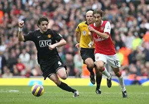 Images Dated 3rd November 2007: Mathiue Flamini (Arsenal) Owen Hargreaves (Manchester United)