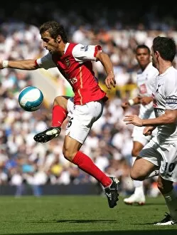 Tottenham v Arsenal 2007-8 Collection: Mathiue Flamini (Arsenal) Robbie Keane (Tottenham)