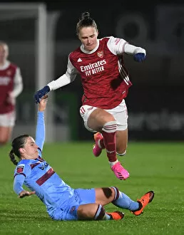 Images Dated 28th April 2021: Empty Meadow Park Showdown: A Head-to-Head Battle Between Vivianne Miedema