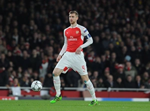 Arsenal V Barcelona 2015/16 Prints: Per Mertesacker in Action: Arsenal vs. Barcelona, 2015/16 UEFA Champions League