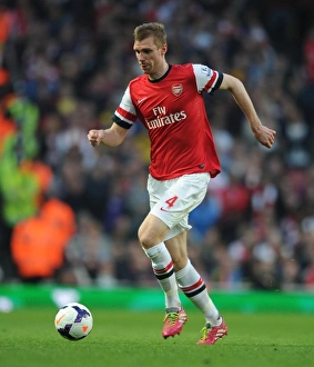 Per Mertesacker in Action: Arsenal vs Manchester City, Premier League 2013/14