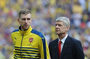 Per Mertesacker and Arsene Wenger (Arsenal) before the match. Arsenal 4:0 Aston Villa Per Mertesacker and Arsene Wenger (Arsenal) before the match. Arsenal 4:0 Aston Villa