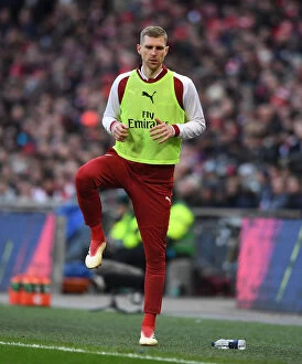 Images Dated 25th February 2018: Per Mertesacker Prepares for Arsenal vs Manchester City Carabao Cup Final