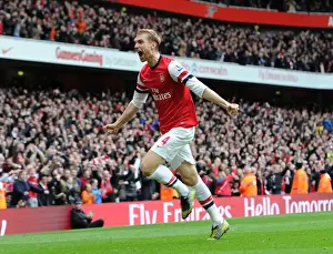 Mertesacker's Thriller: Arsenal's First Goal in a 5-2 Victory over Tottenham (17/11/12)