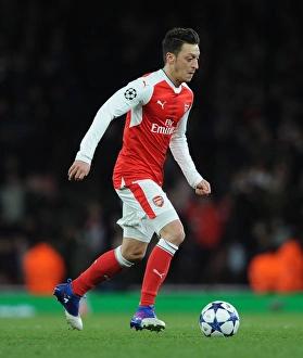 Arsenal V Bayern Munich 2016-17 Prints: Mesut Ozil in Action: Arsenal FC vs. FC Bayern Munchen, UEFA Champions League 2016-17