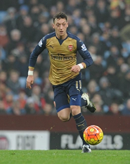 Mesut Ozil in Action: Arsenal vs. Aston Villa, Premier League 2015-16