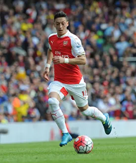 Arsenal V Aston Villa 2015-16 Prints: Mesut Ozil in Action: Arsenal vs Aston Villa, Premier League 2015-16