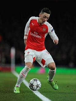 Mesut Ozil in Action: Arsenal vs. Barcelona, 2015/16 UEFA Champions League Round of 16, First Leg