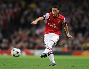 Mesut Ozil in Action: Arsenal vs Borussia Dortmund, UEFA Champions League (2013)