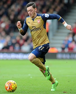 Mesut Ozil in Action: Arsenal vs. Bournemouth, Premier League 2015-16