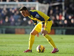 Images Dated 21st February 2015: Mesut Ozil in Action: Arsenal vs. Crystal Palace, Premier League 2014-15