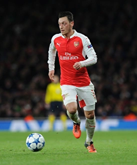 Mesut Ozil in Action: Arsenal vs Dinamo Zagreb, 2015-16 UEFA Champions League