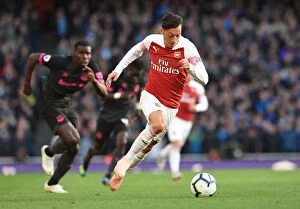 Images Dated 23rd September 2018: Mesut Ozil in Action: Arsenal vs. Everton, Premier League 2018-19