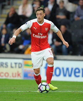 Mesut Ozil in Action: Arsenal vs. Hull City, Premier League 2016-17