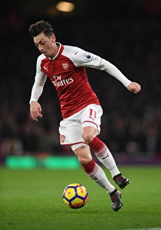 Mesut Ozil in Action: Arsenal vs. Liverpool, Premier League 2017-18