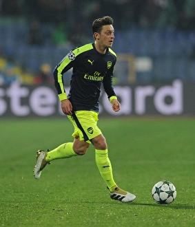 PFC Ludogorets Razgrad V Arsenal 2016-17 Prints: Mesut Ozil in Action: Arsenal vs Ludogorets, UEFA Champions League, 2016