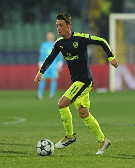Mesut Ozil in Action: Arsenal vs Ludogorets Razgrad, UEFA Champions League, 2016