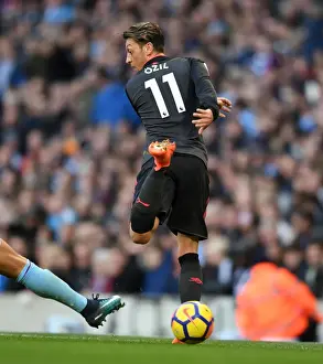 Mesut Ozil in Action: Arsenal vs Manchester City (2017-18)