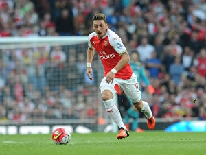 Arsenal V Manchester United 2015/16 Prints: Mesut Ozil in Action: Arsenal vs Manchester United, Premier League 2015/16
