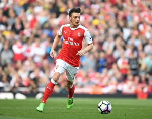 Arsenal V Manchester United 2016-17 Prints: Mesut Ozil in Action: Arsenal vs Manchester United, Premier League 2016-17