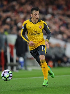 Mesut Ozil in Action: Arsenal vs. Middlesbrough, Premier League 2016-17
