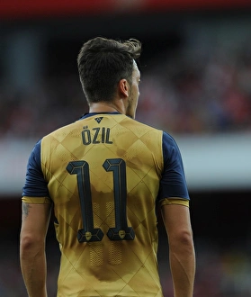 Mesut Ozil in Action: Arsenal vs Olympique Lyonnais, Emirates Cup 2015/16
