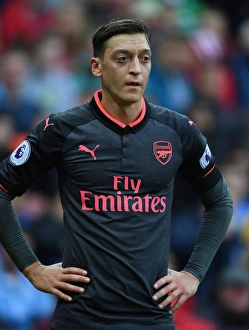 Mesut Ozil in Action: Arsenal vs Stoke City, Premier League 2017-18