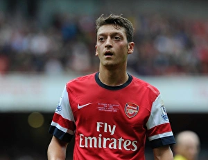 Mesut Ozil in Action: Arsenal vs Stoke City, Premier League 2013-14