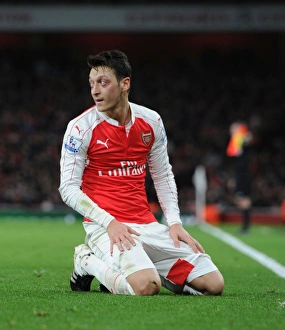 Arsenal Sunderland 2015-16 Prints: Mesut Ozil in Action: Arsenal vs. Sunderland, Premier League 2015-16