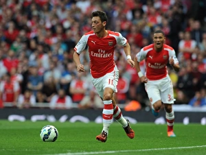 Arsenal V Tottenham Hotspur 2014-15 Prints: Mesut Ozil in Action: Arsenal vs. Tottenham (2014-15)