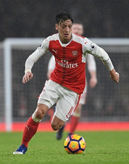 Mesut Ozil in Action: Arsenal vs. Watford, Premier League 2016-17