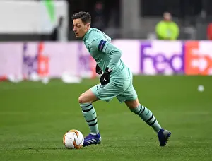 Mesut Ozil in Action: Arsenal's Europa League Clash at Stade Rennais (2018-19)